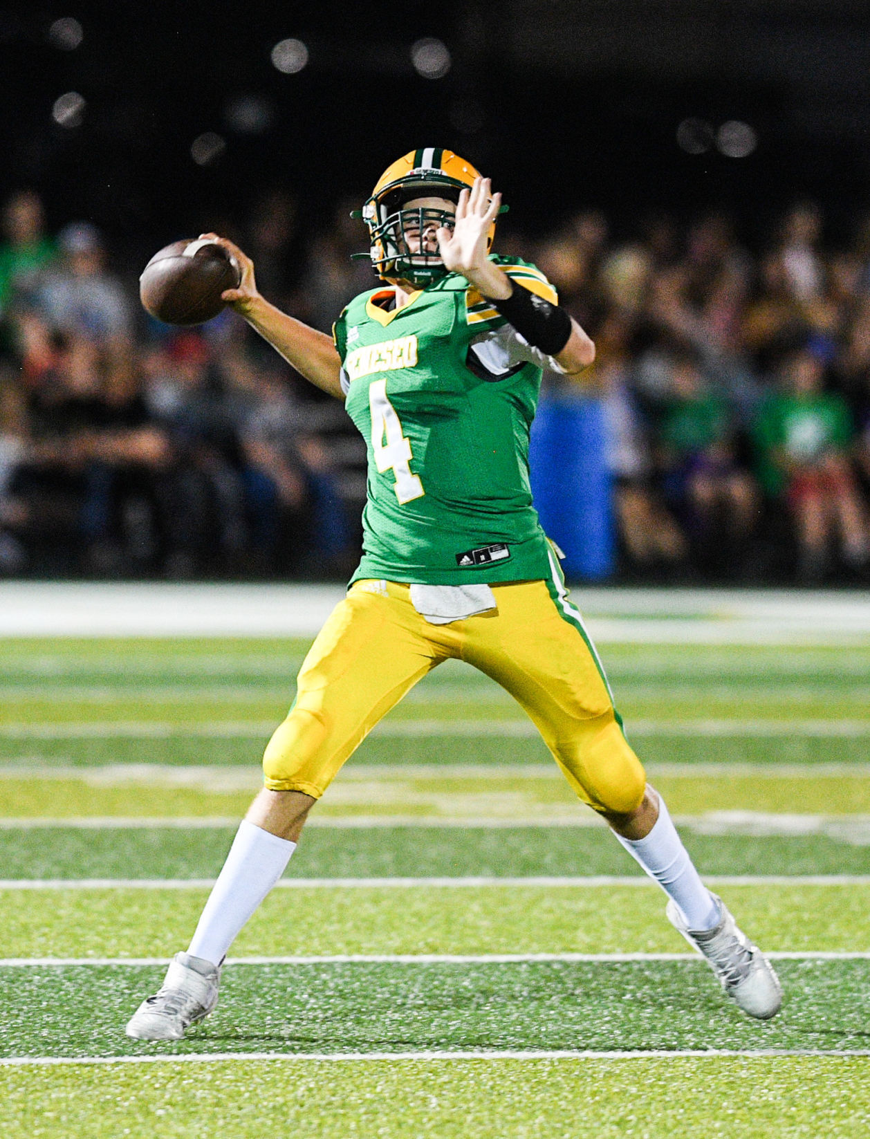 091021-qc-spt-ut-geneseo-fball-003